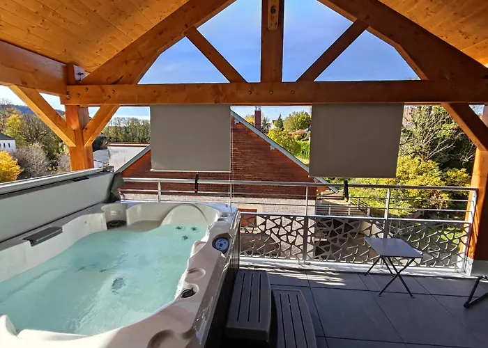 L\'Acierie Logis De Luxe Avec Jacuzzi